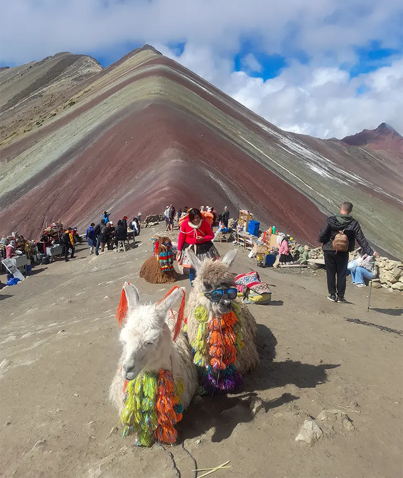 rainbow mountain hike